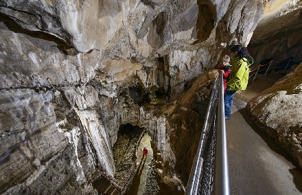 Visitas guiadas a las Cuevas de las Güixas. Villanúa