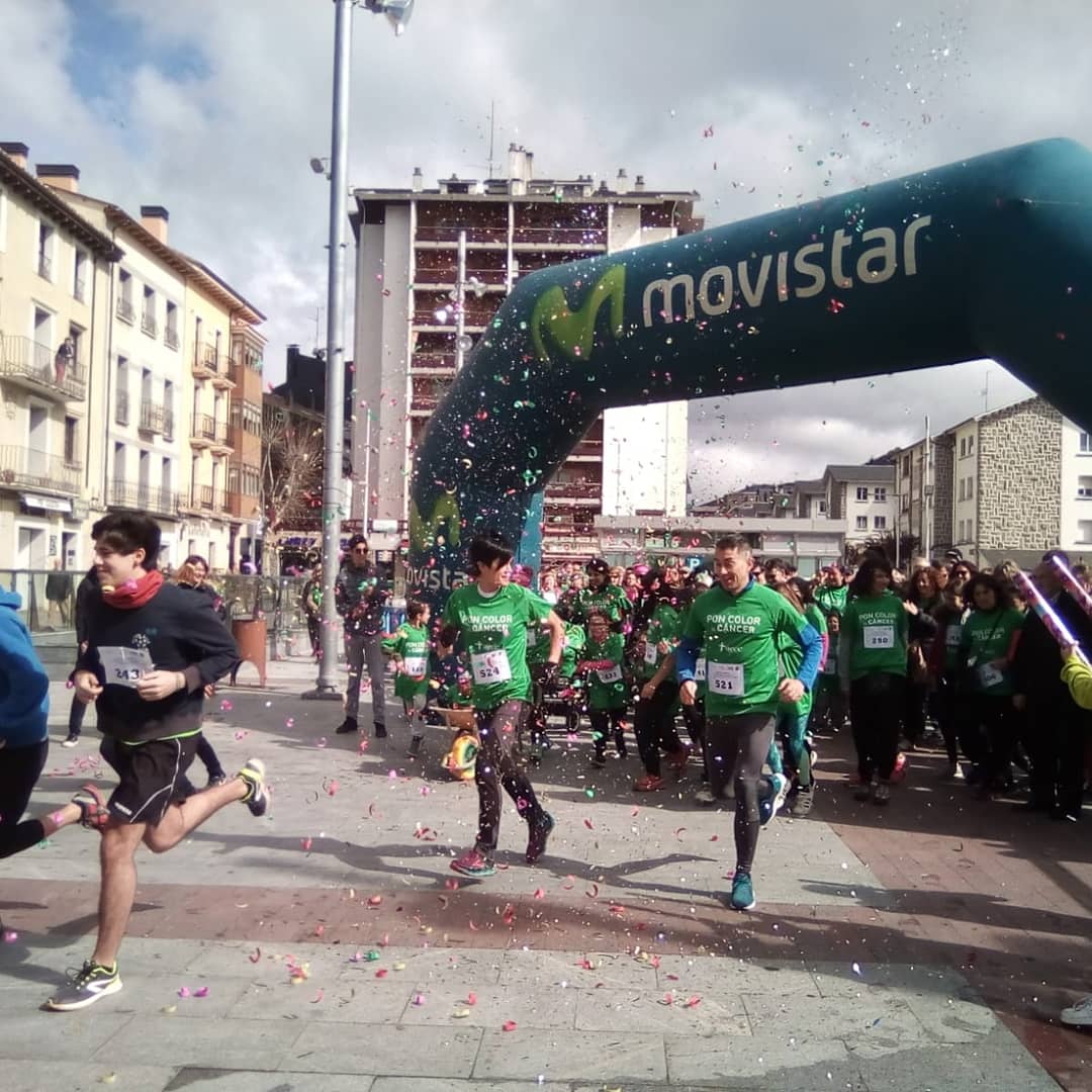 Ms de 600 personas participaron en la IV Marcha solidaria Pon color al cncer