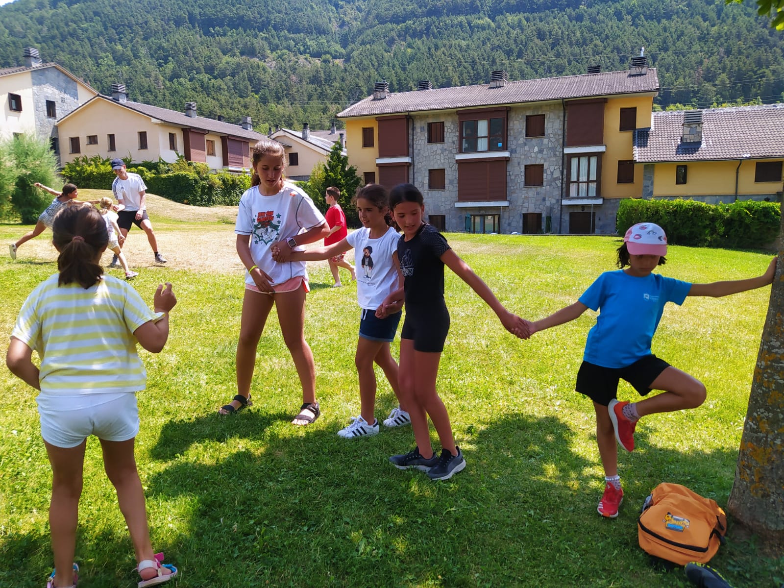 Cerca de 300 nios y nias asisten a las Escuelas de Verano de la Comarca de la Jacetania