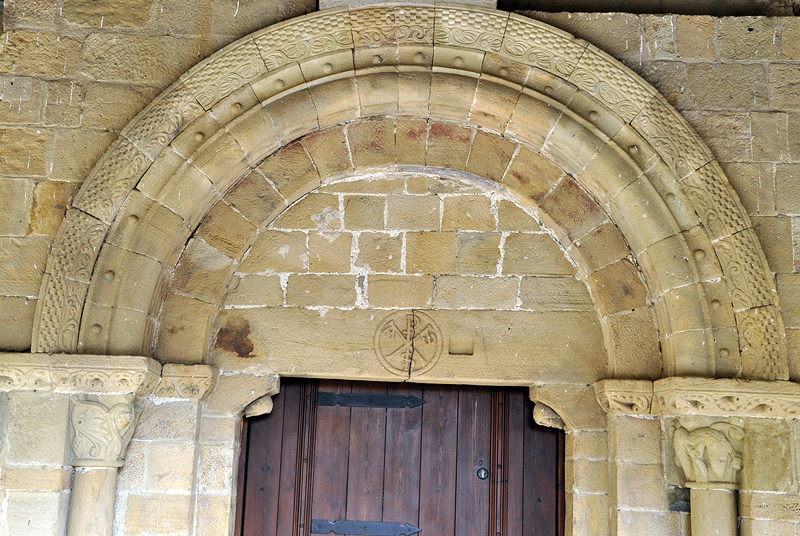 Iglesia Parroquial de San Esteban de Sigüés. Siglos XIII y XVI